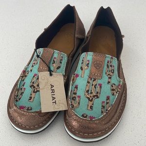 Brand new Ariat cactus loafers